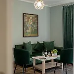 Vasi Apartment *