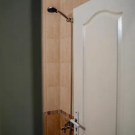 Vasi Apartment *