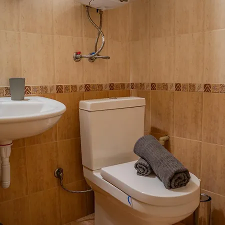 Vasi Apartment *